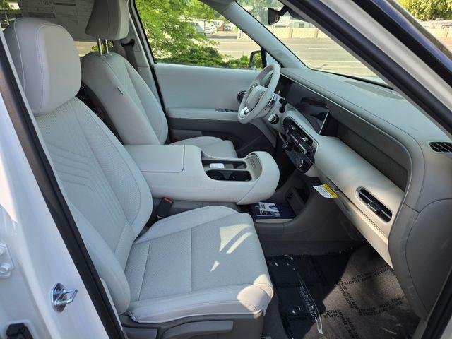 New 2026 White Pearl Hyundai SEL AWD image 11