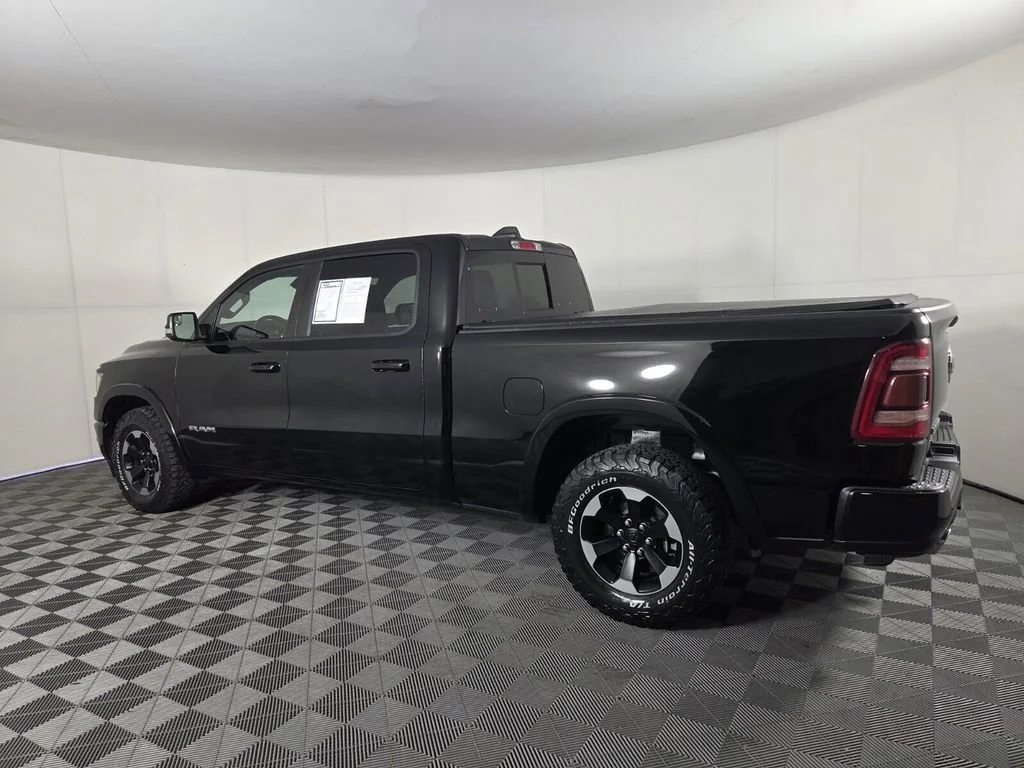 Used 2021 Diamond Black Crystal Pearlcoat Ram Laramie image 7