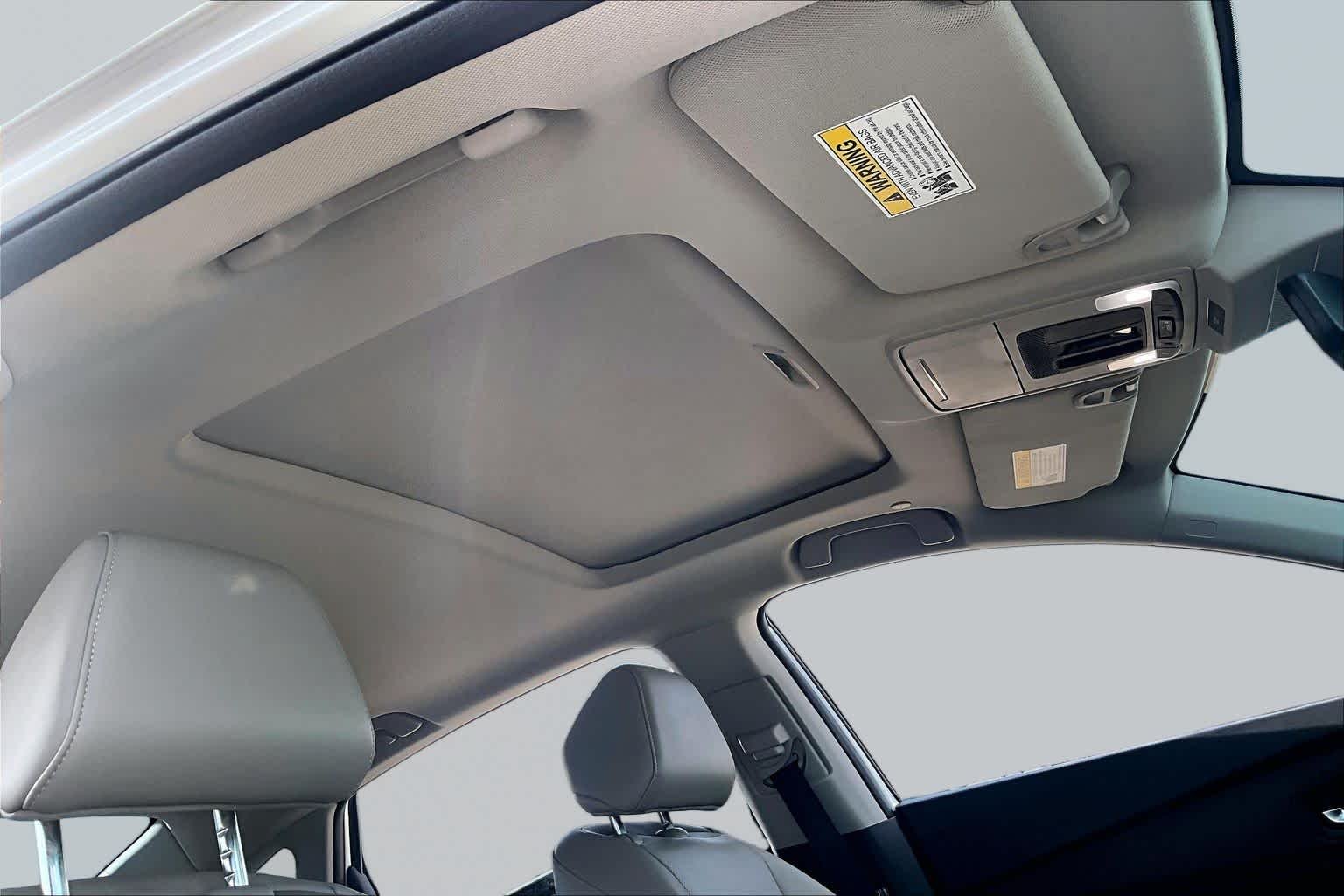 Used 2023 Platinum White Pearl Honda Touring image 14