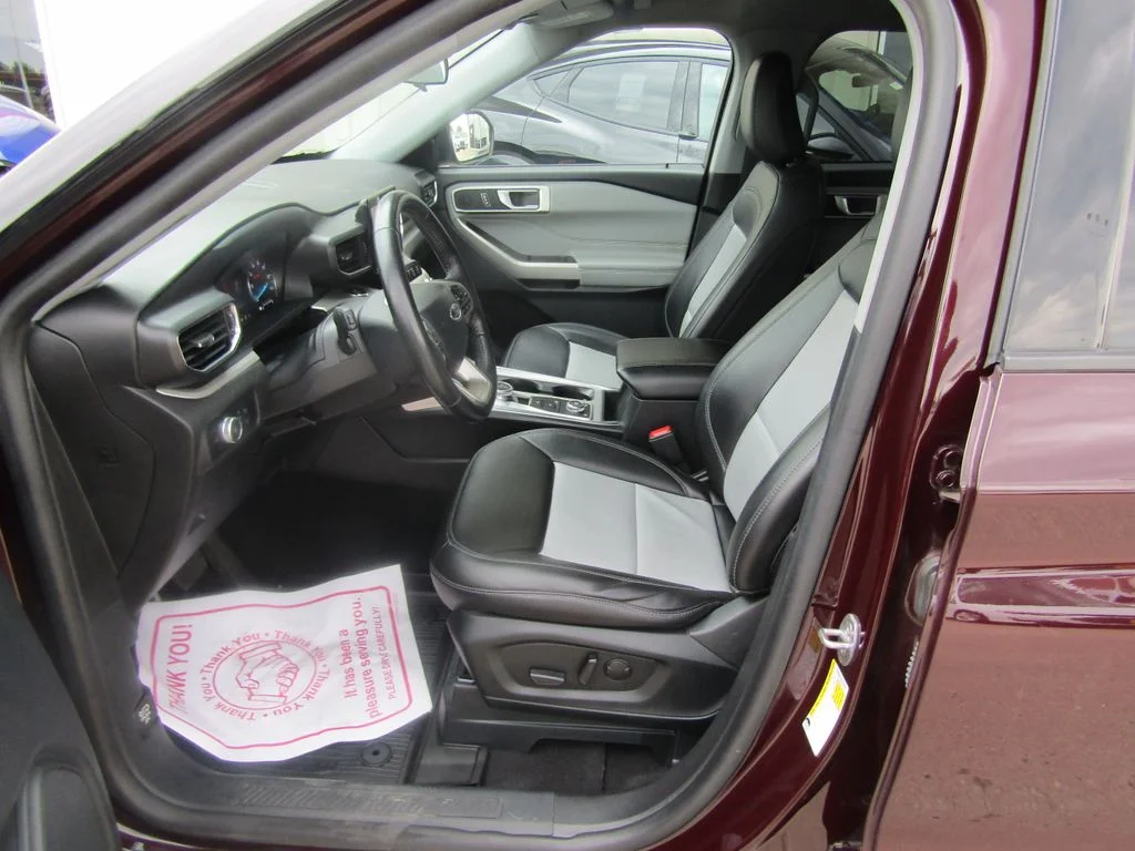Used 2023 Red Metallic Ford XLT image 24
