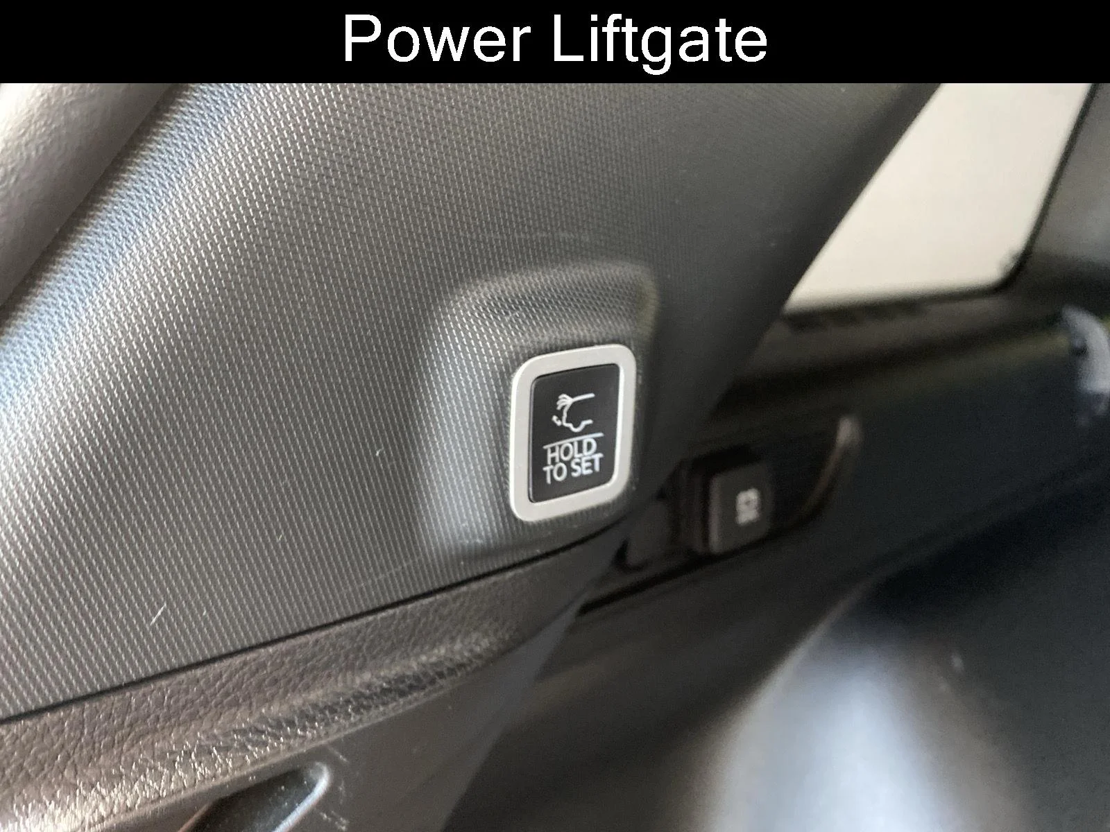 Used 2024 Diamond Black Crystal Pearlcoat Jeep Altitude X image 15