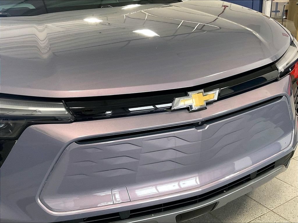 Used 2024 Galaxy Gray Metallic Chevrolet LT image 31