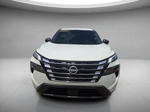 Used 2024 Glacier White Nissan S image 8