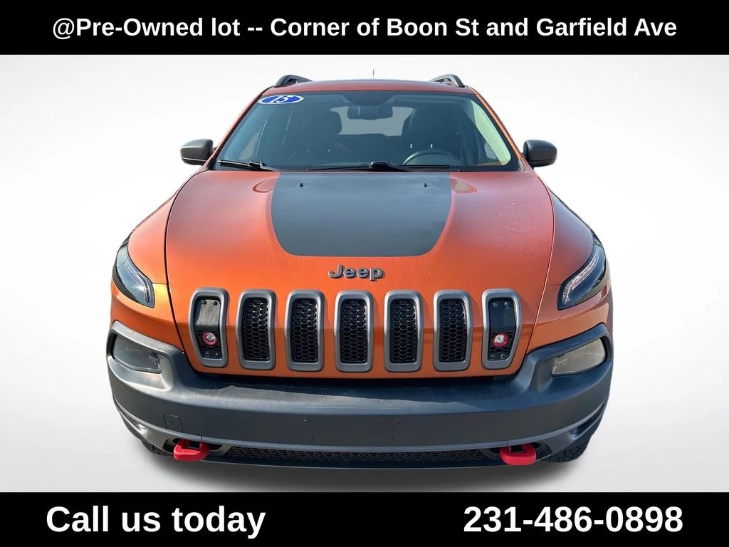 Used 2015 Orange Jeep Trailhawk image 8