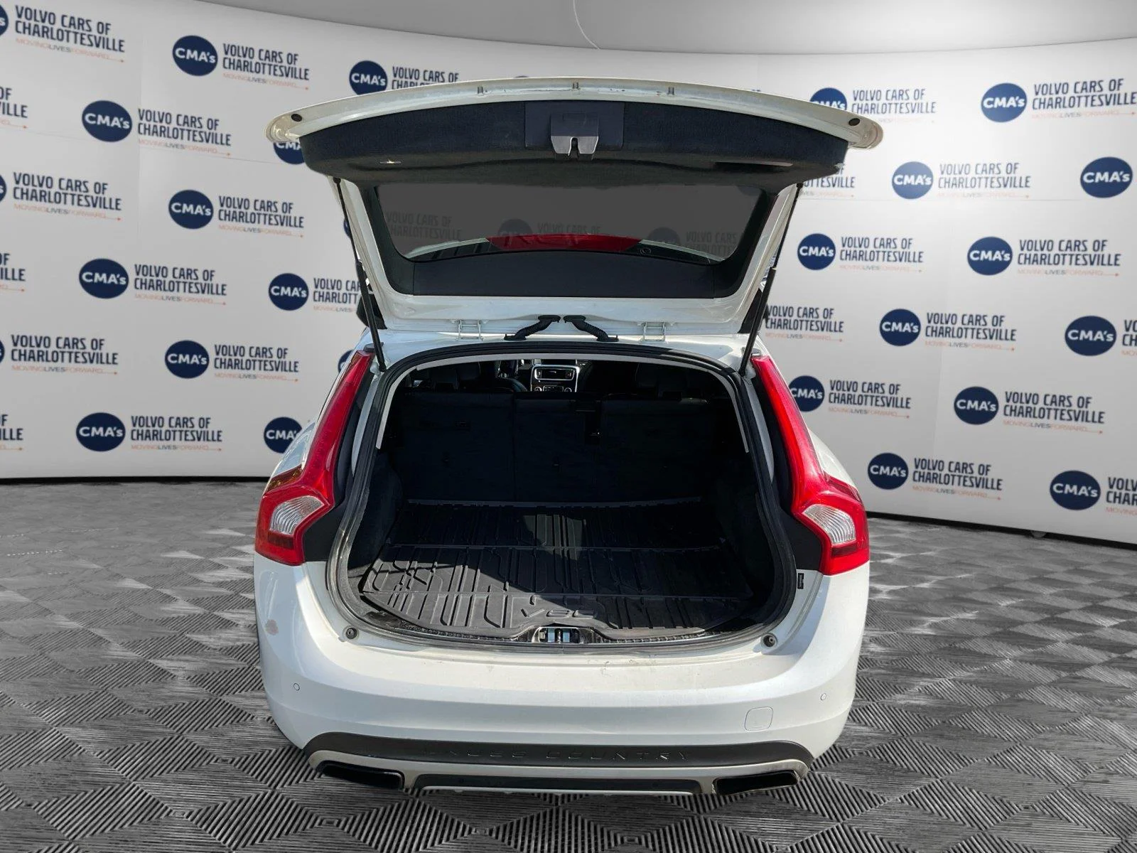 Used 2016 CRYSTAL WHITE VOLVO T5PREMIER image 11