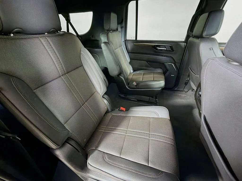 Used 2025 Sterling Gray Metallic Chevrolet High Country image 25
