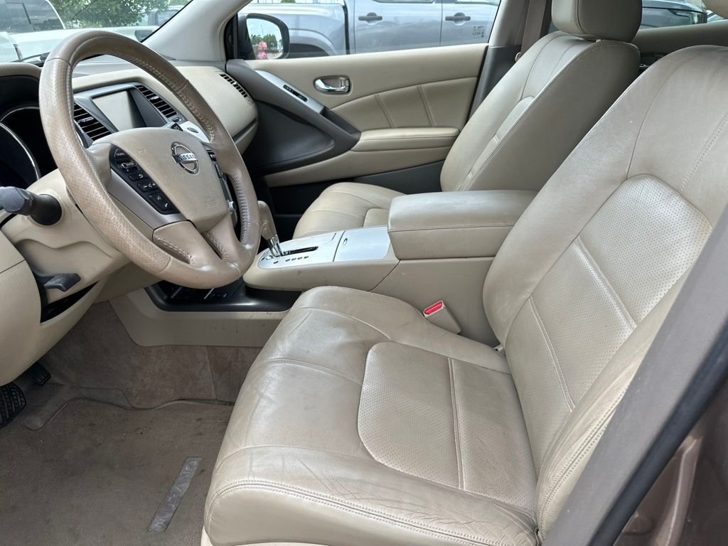 Used 2013 Brown Nissan SL image 3