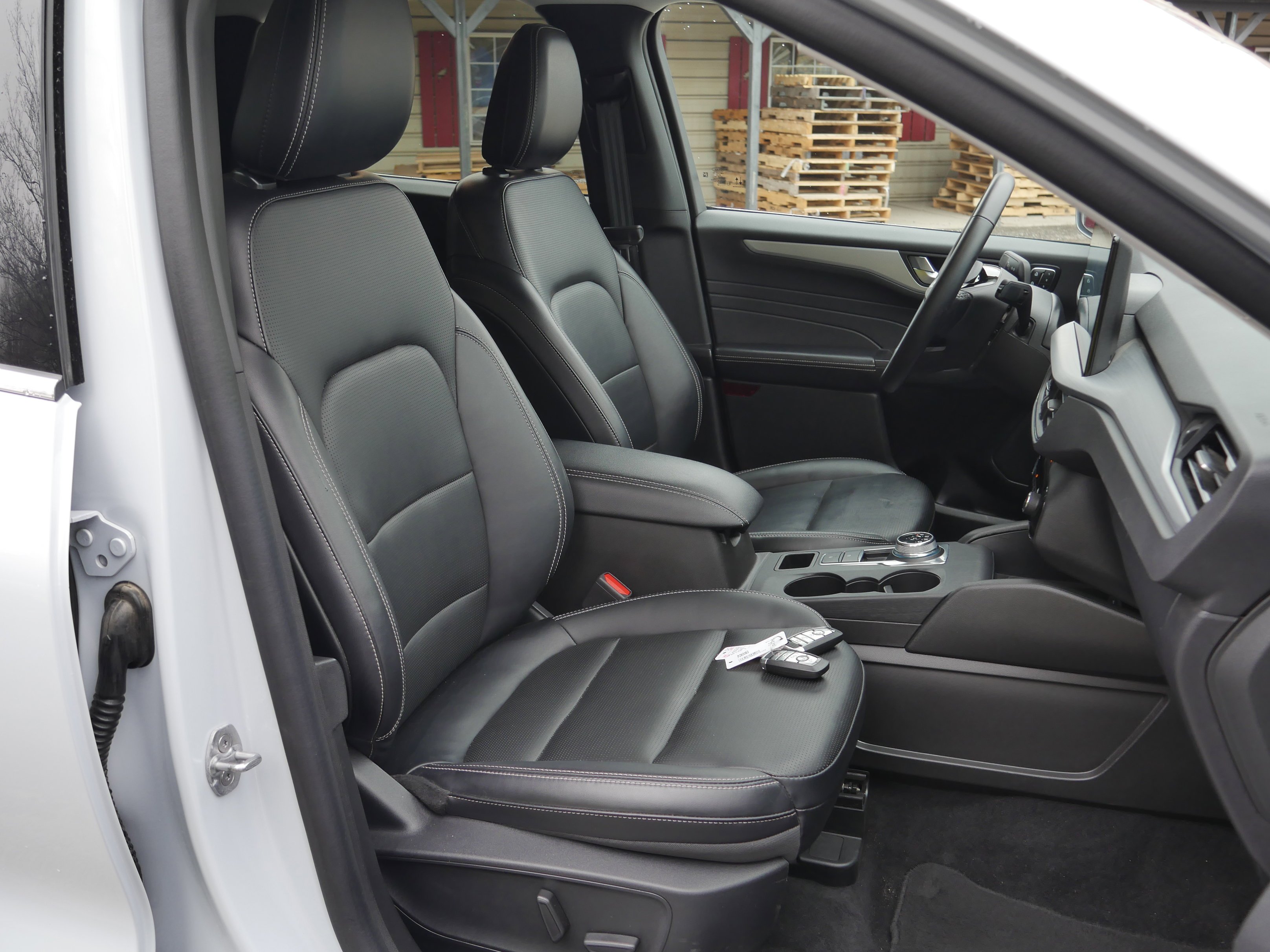Used 2025 Space Silver Metallic Ford Platinum image 24