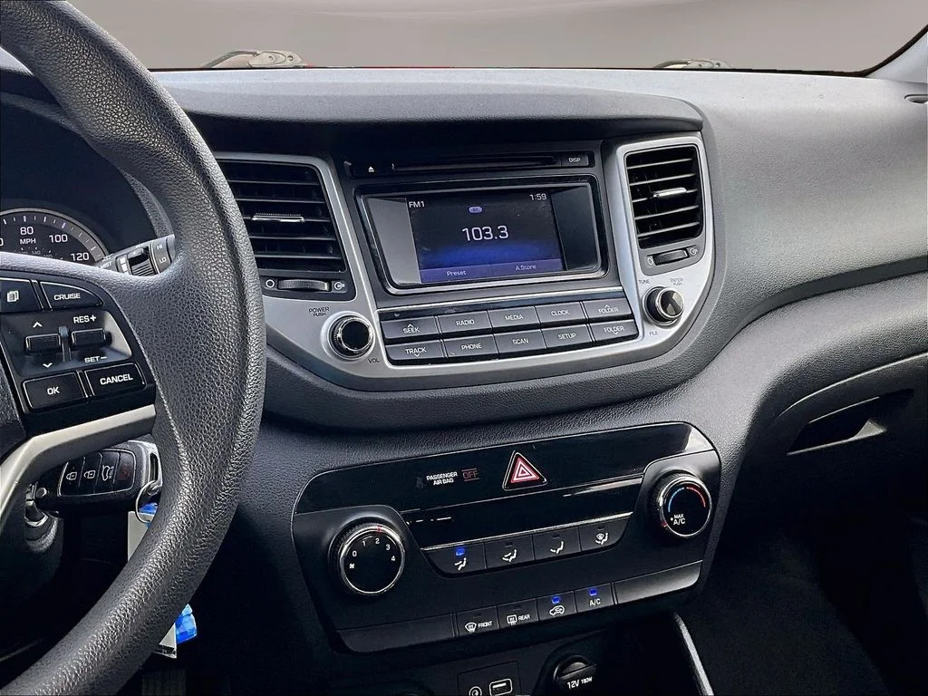 Used 2018 Gray Hyundai SE image 12