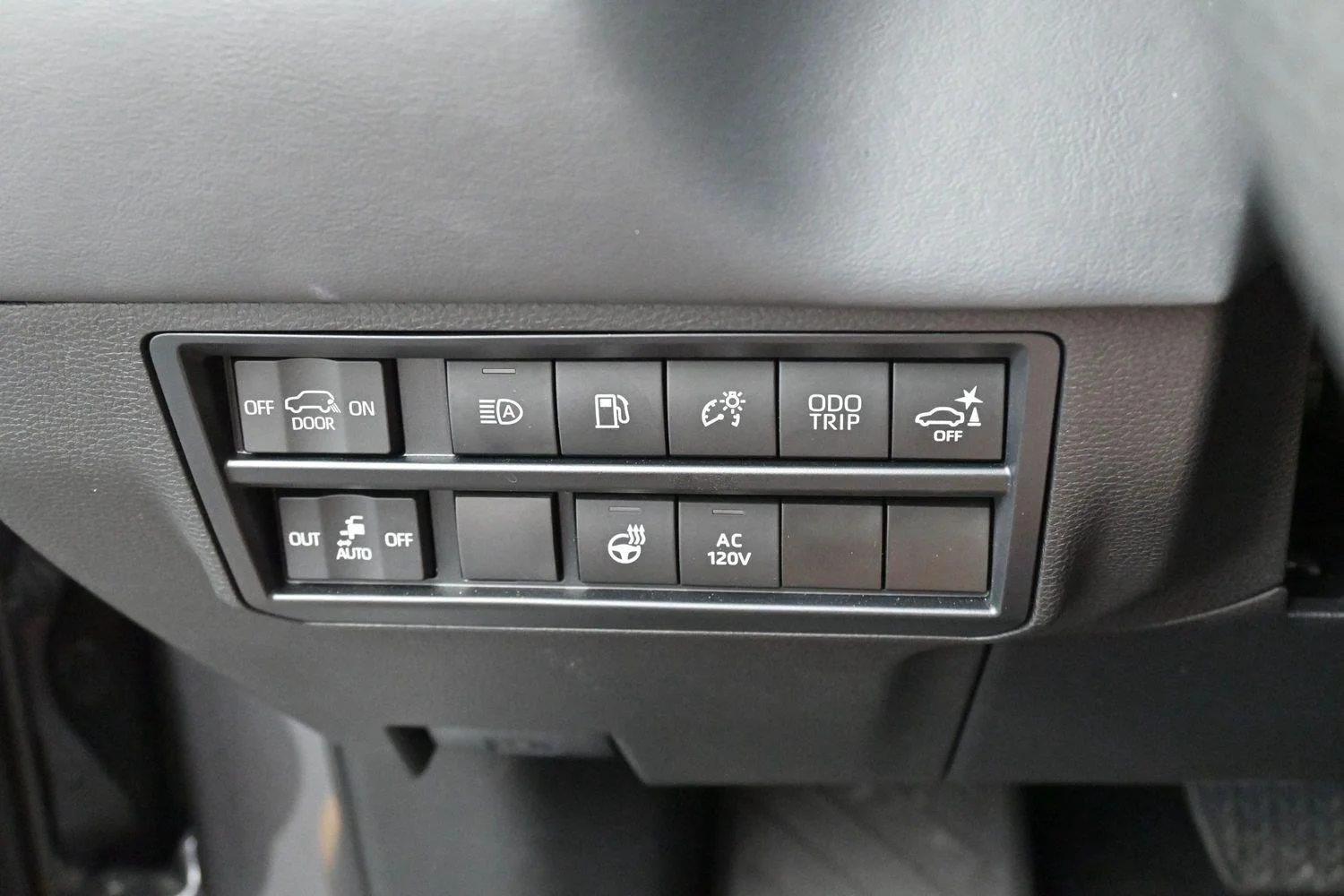 Used 2023 Magnetic Gray Metallic Toyota Platinum image 25