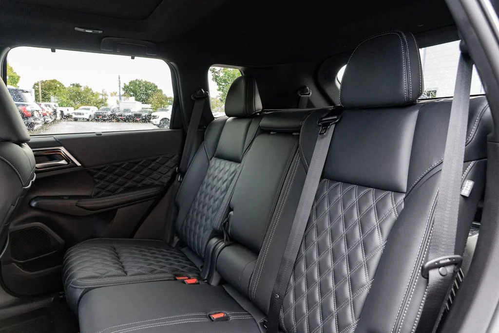 New 2026 Black Nissan Platinum image 25
