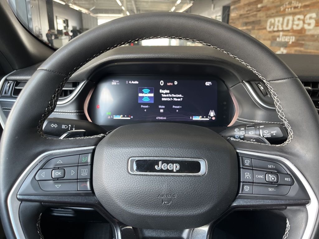 Used 2023 Silver Jeep Altitude X image 29