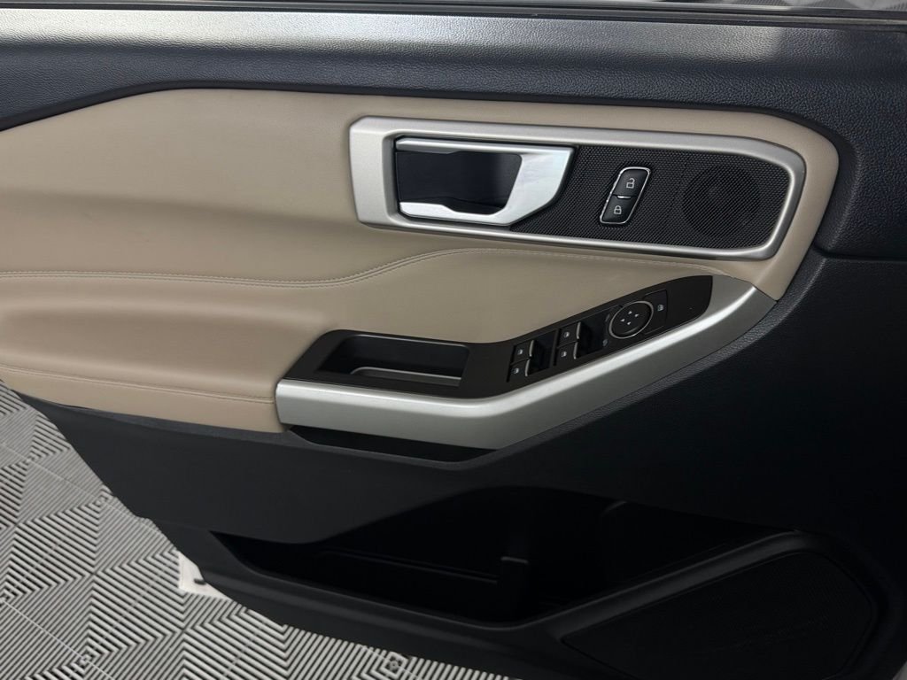 Used 2023 White Ford XLT image 22