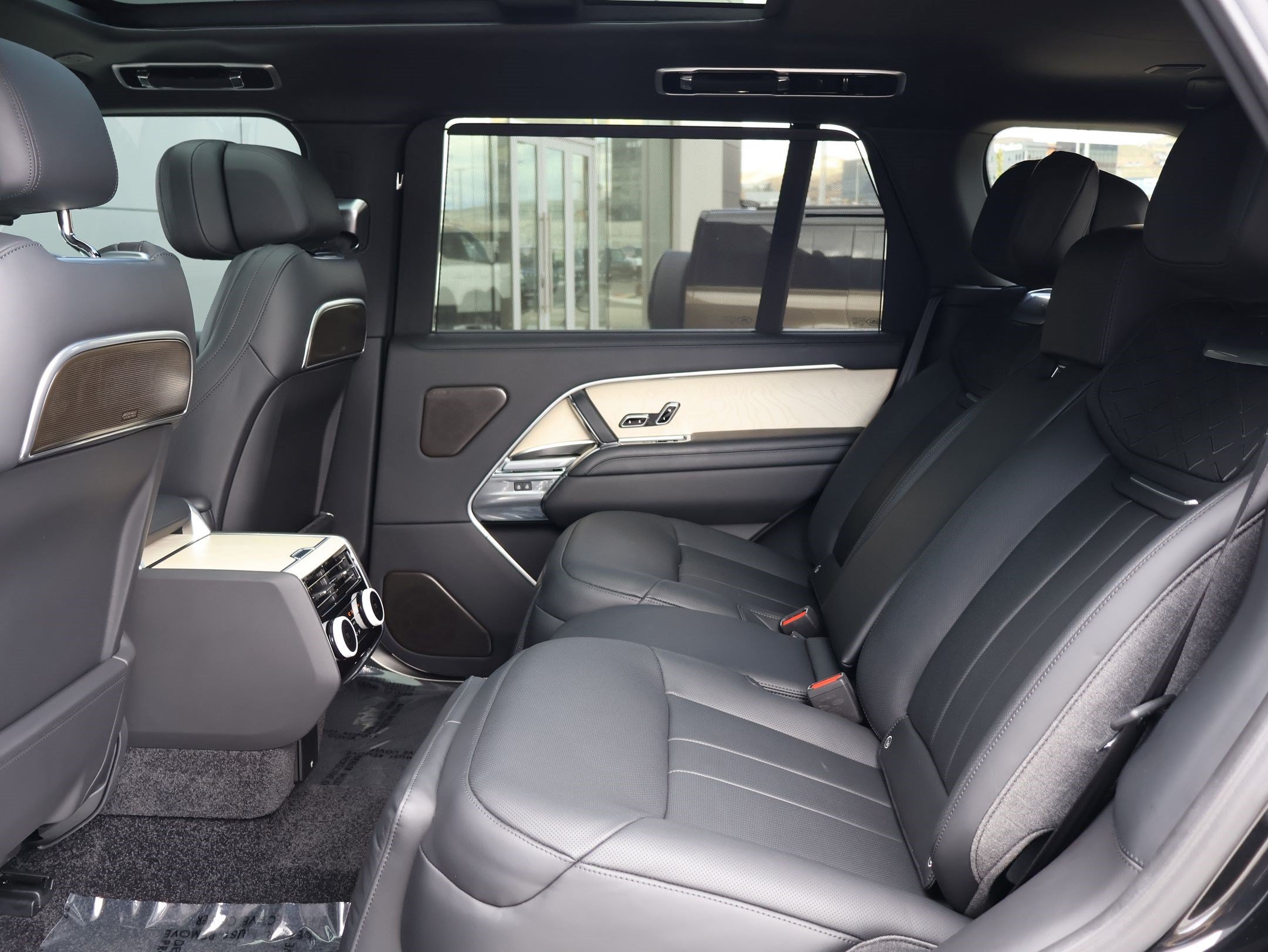Used 2025 Santorini Black Metallic Land Rover SV image 25