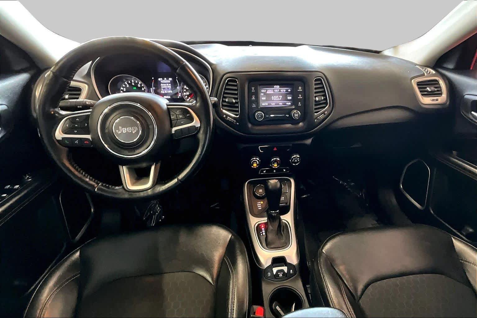 Used 2018 Redline Pearlcoat Jeep Latitude image 16