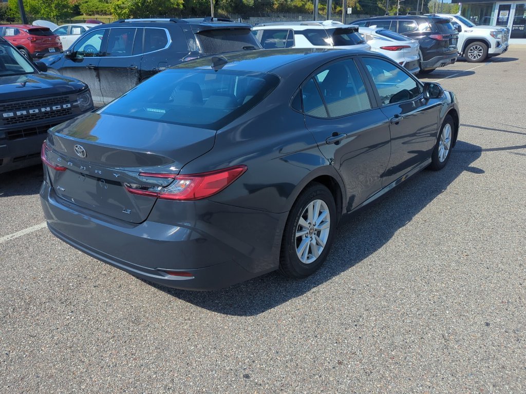 Used 2025 Underground Toyota LE image 4