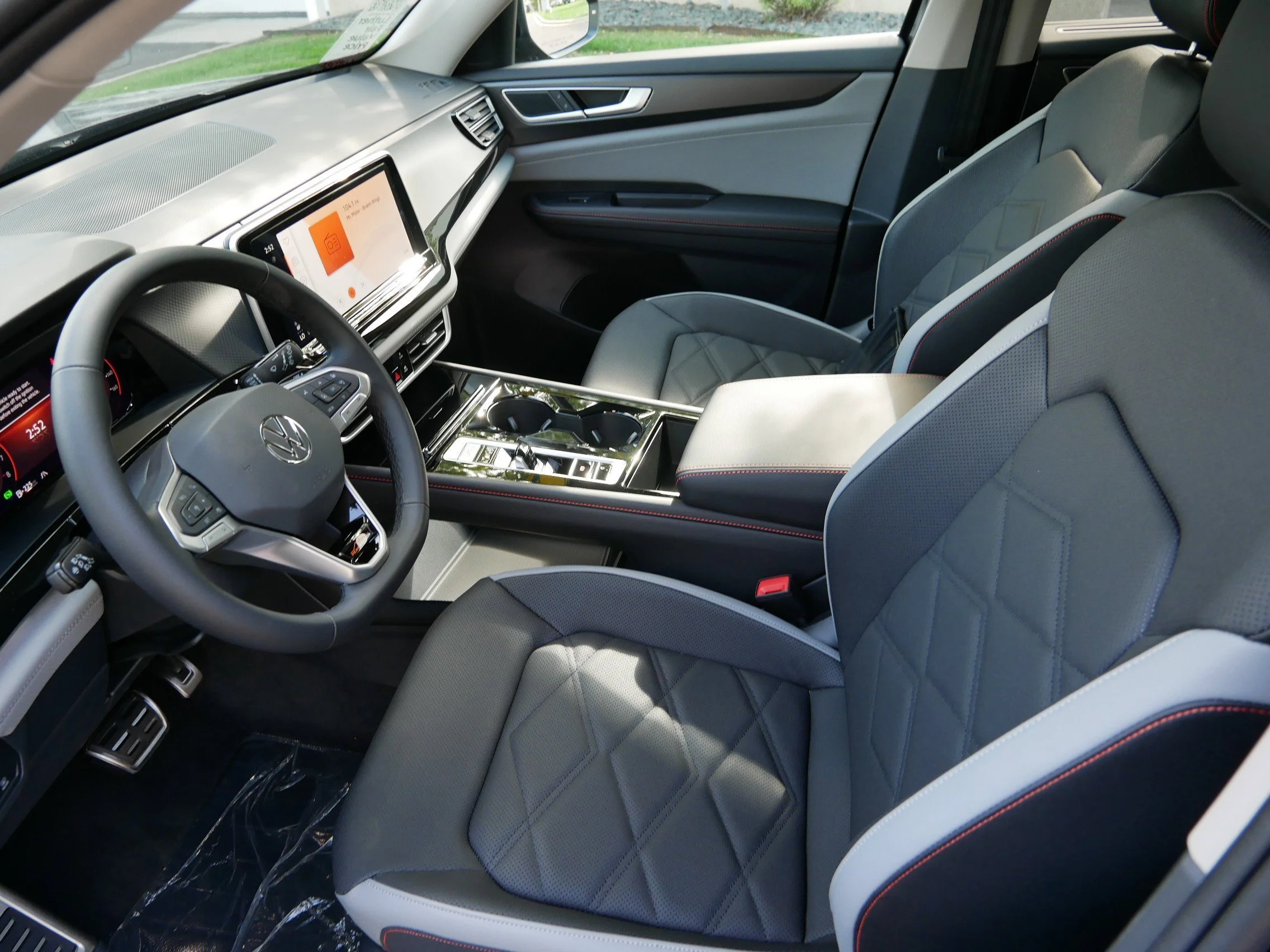New 2026 Deep Black Pearl Volkswagen 2.0T Peak Edition image 7