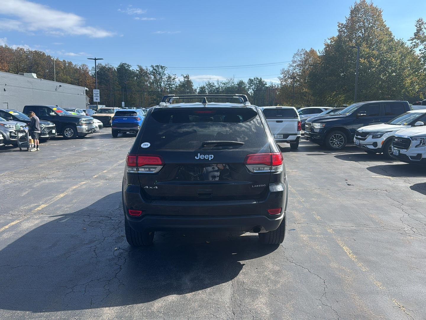 Used 2021 Diamond Black Crystal Pearlcoat Jeep Laredo E image 8