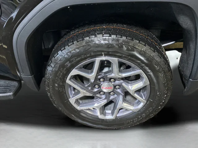 2026 GMC Sierra 1500 SLT - Photo 32