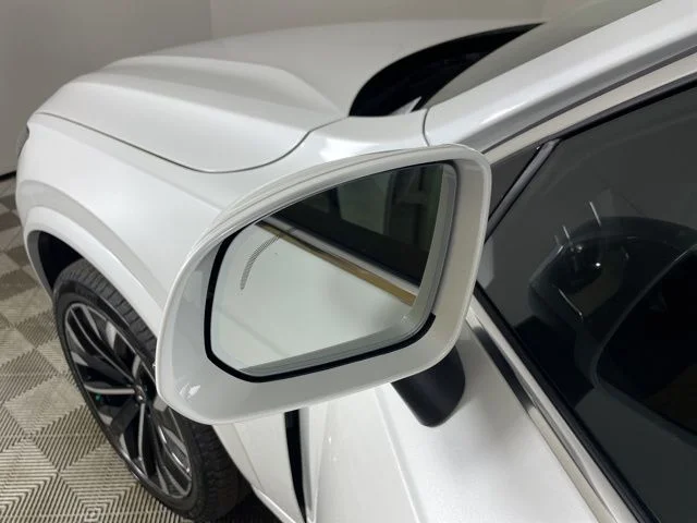 2025 Volvo XC90 Plus - Photo 12