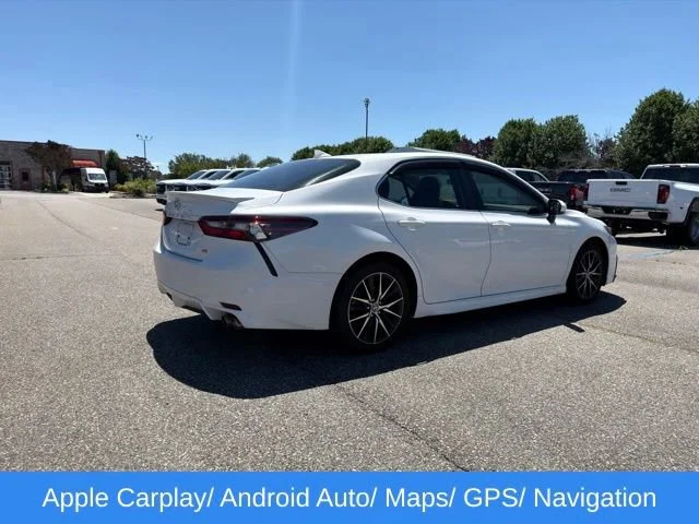 Used 2022 White Toyota SE image 6