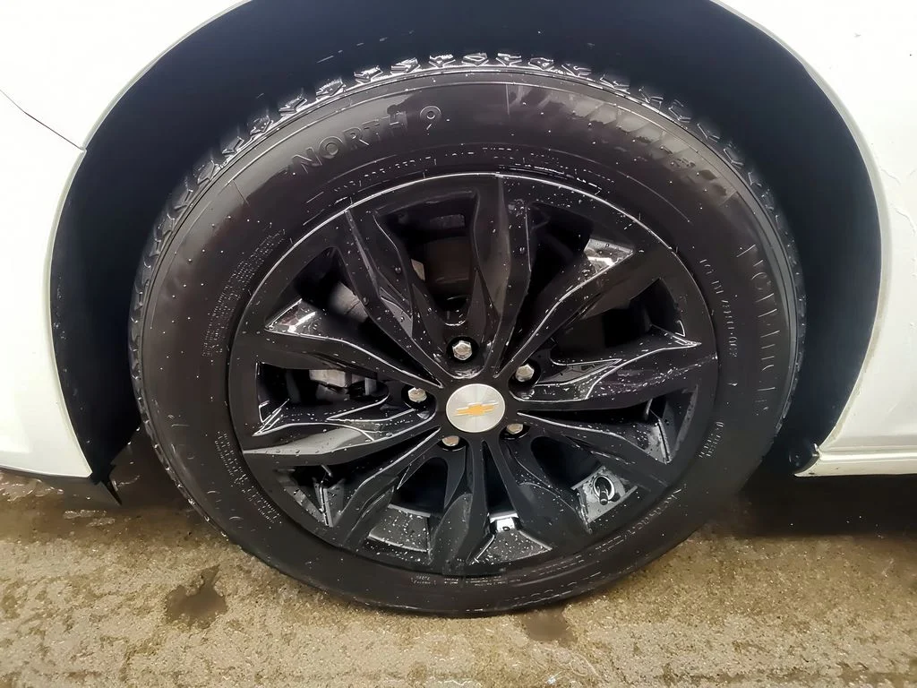 Used 2022 Summit White Chevrolet LT image 15