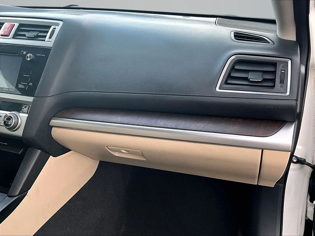 Used 2017 White Subaru 2.5i image 17