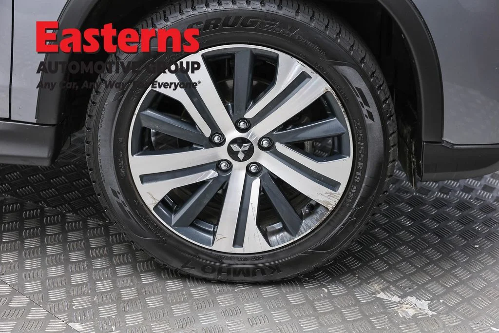 Used 2024 Gray Mitsubishi 2.0 ES image 30