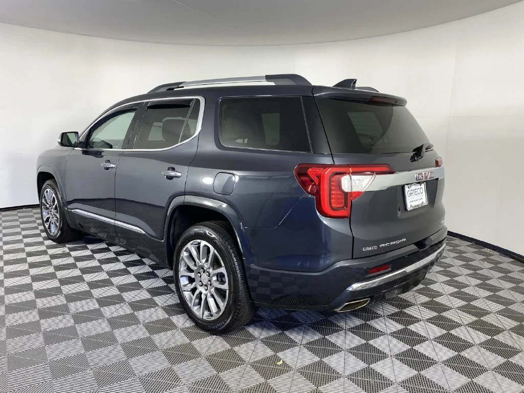Used 2021 Hunter Green GMC Denali image 6