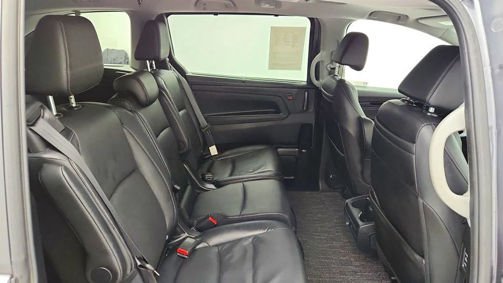 Used 2023 Modern Steel Metallic Honda Touring Automatic w/ Rear Entertainment System & Navigation image 27