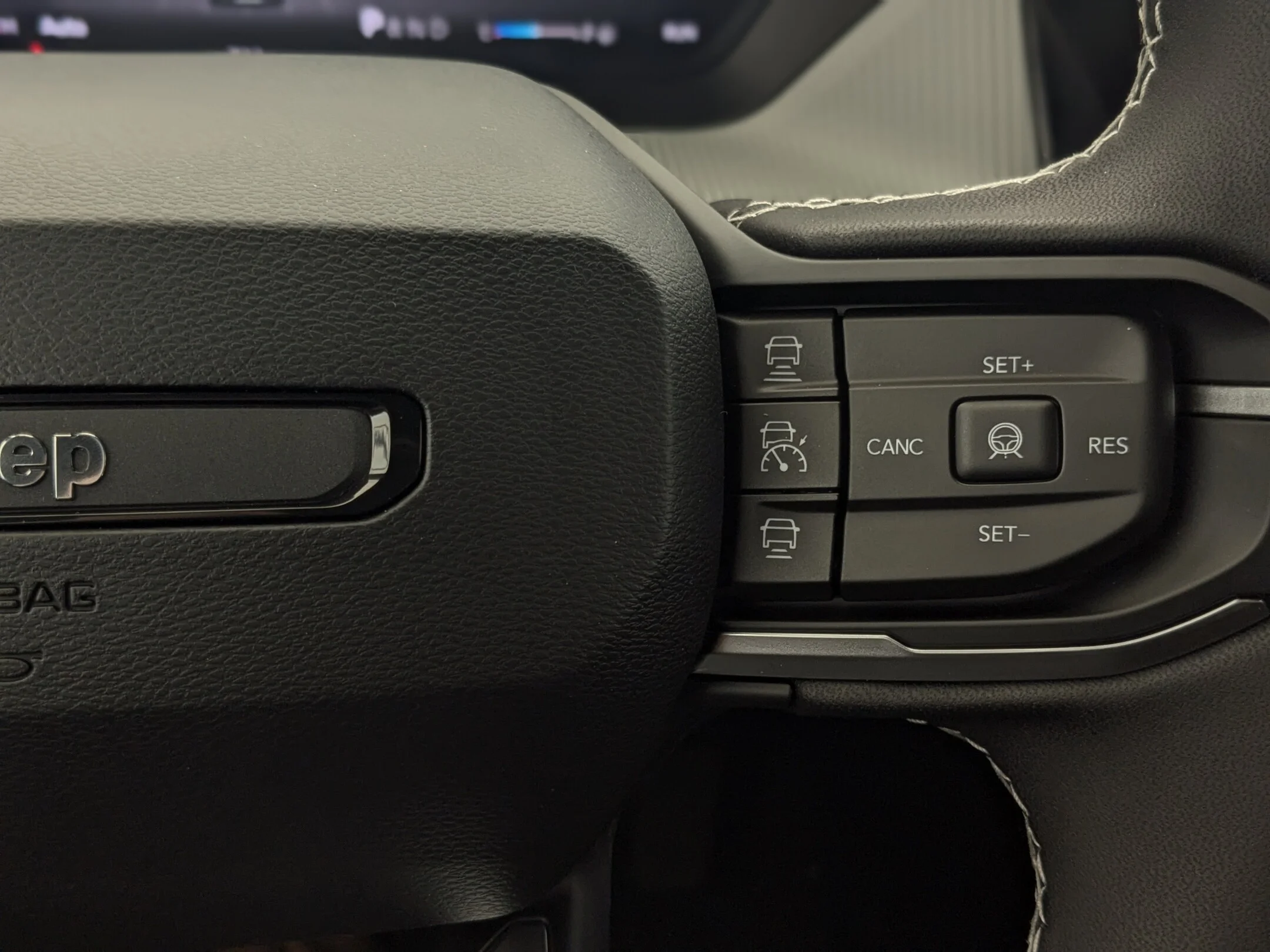 New 2026 Grey Jeep Limited - - Hybrid - Dual-Pane Pano Sunroof - Capri Leatherette - Power Liftgate & More! image 18