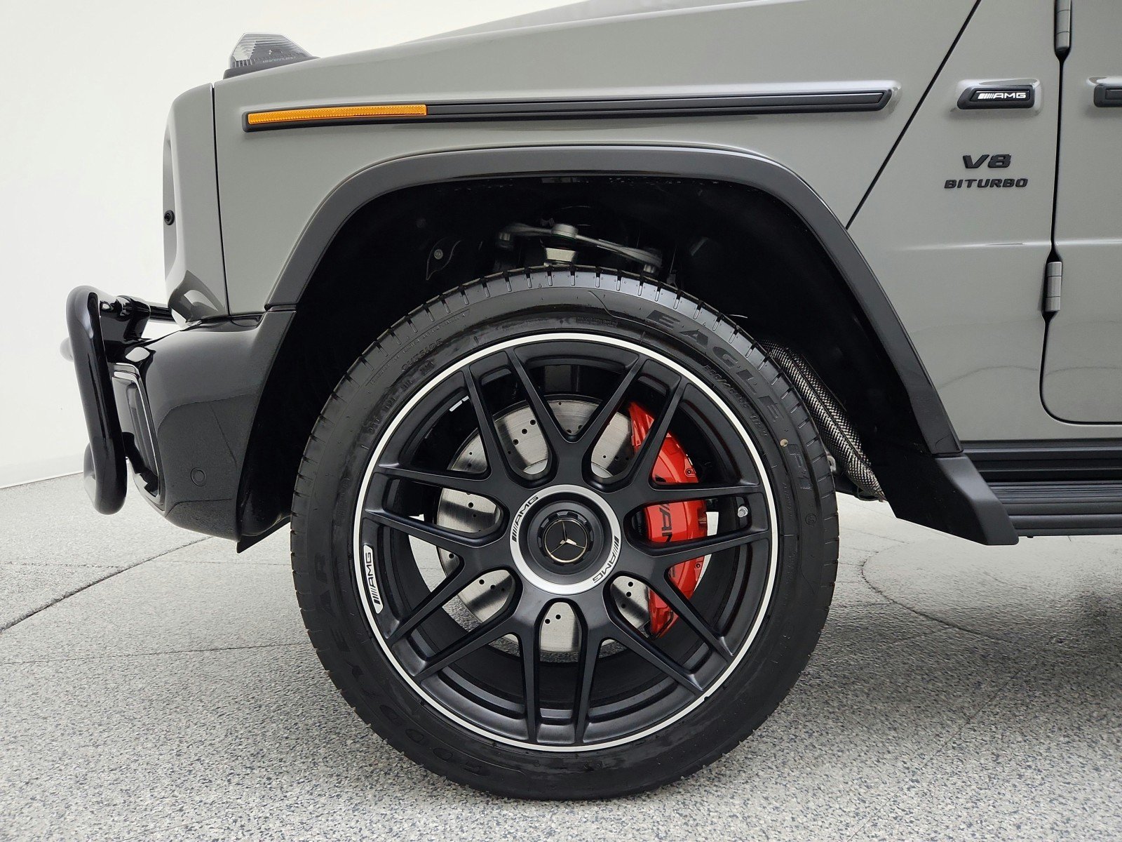 New 2027 MANUFAKTUR Arabian Grey Non- Metallic Mercedes-Benz AMG® G 63 SUV image 32