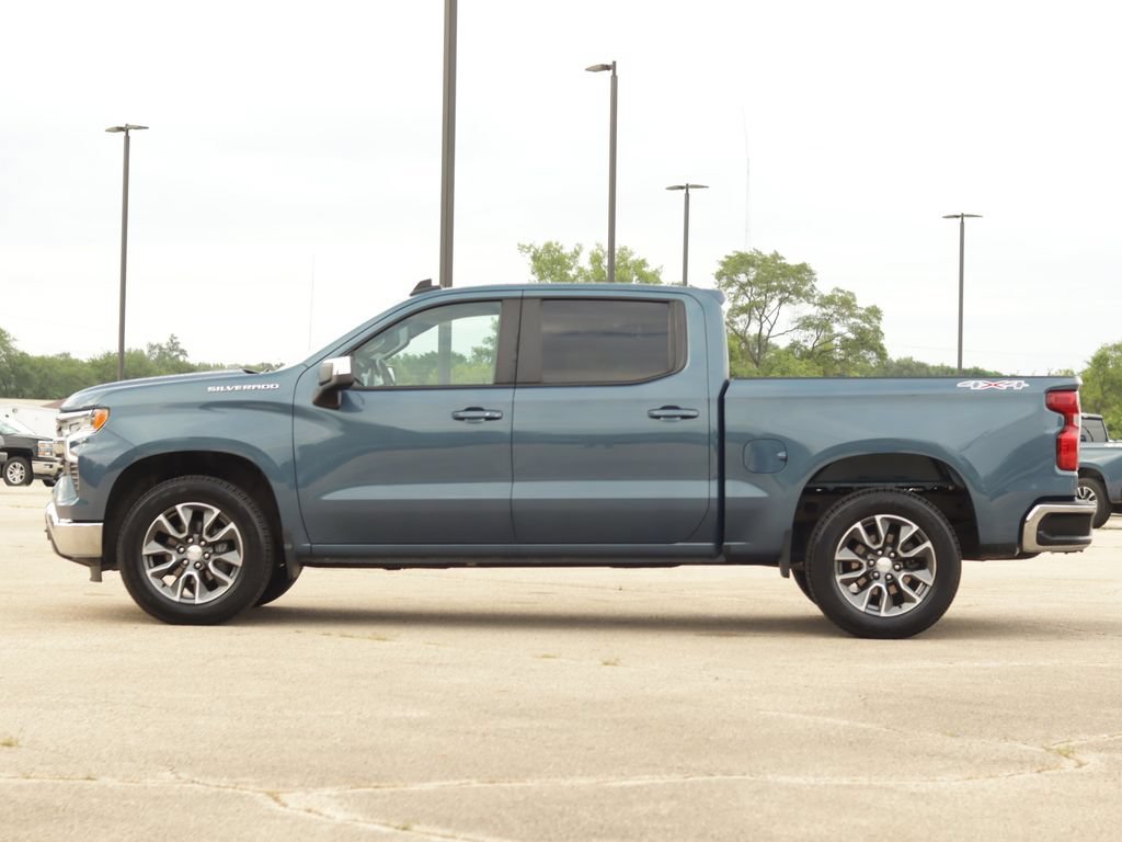 Used 2024 Lakeshore Blue Metallic Chevrolet LT (2FL) image 4