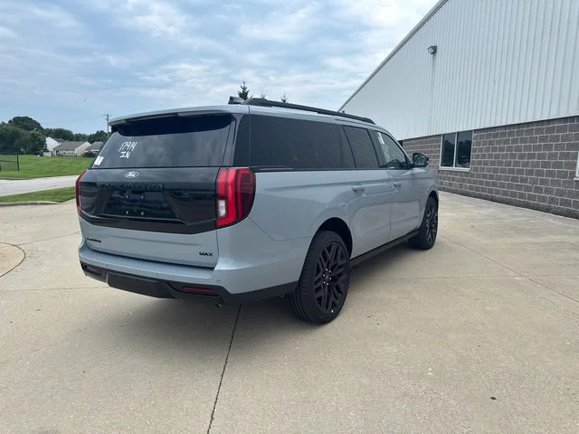 New 2027 Glacier Gray Metallic Tri-Coat Ford Platinum image 36