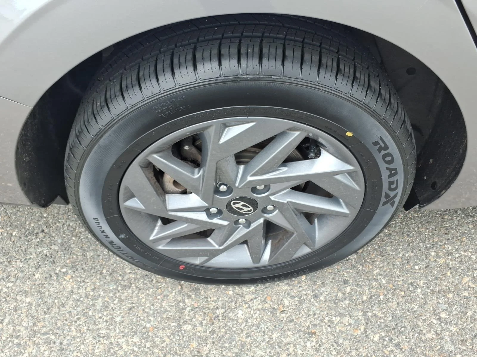 Used 2024 Fluid Metal Hyundai SEL image 10