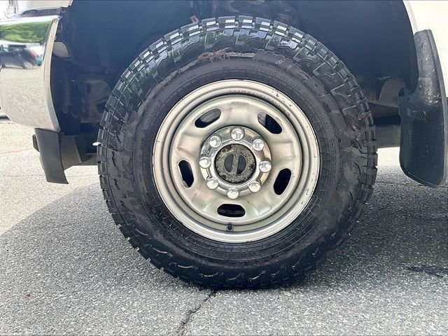 Used 2019 White Ford XL image 9