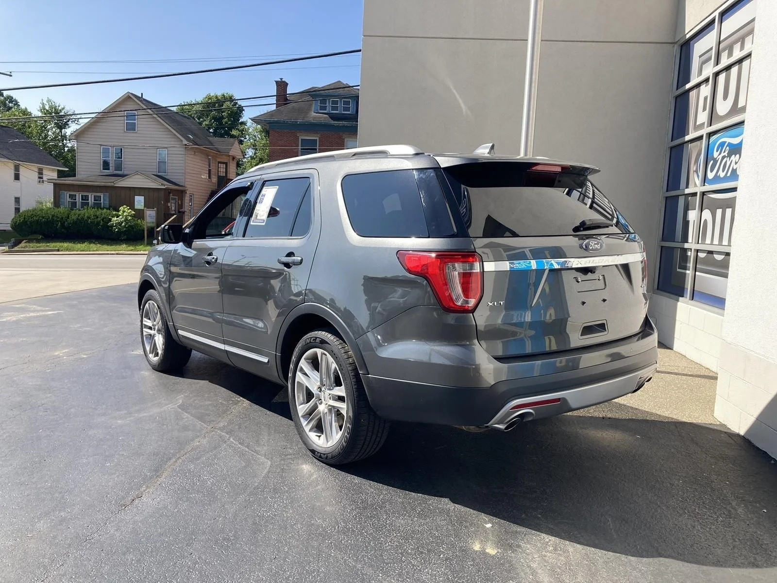 Certified Used 2017 Gray Ford XLT image 5