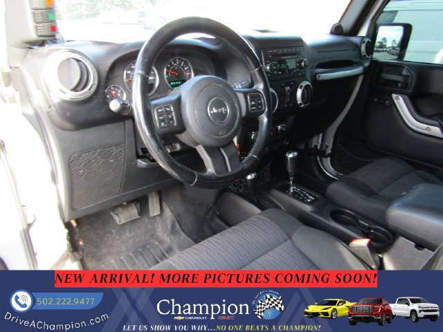 Used 2012 Silver Jeep Unlimited Sahara image 11