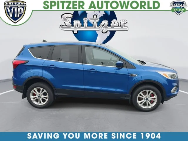 Used 2019 Blue Ford SE image 10