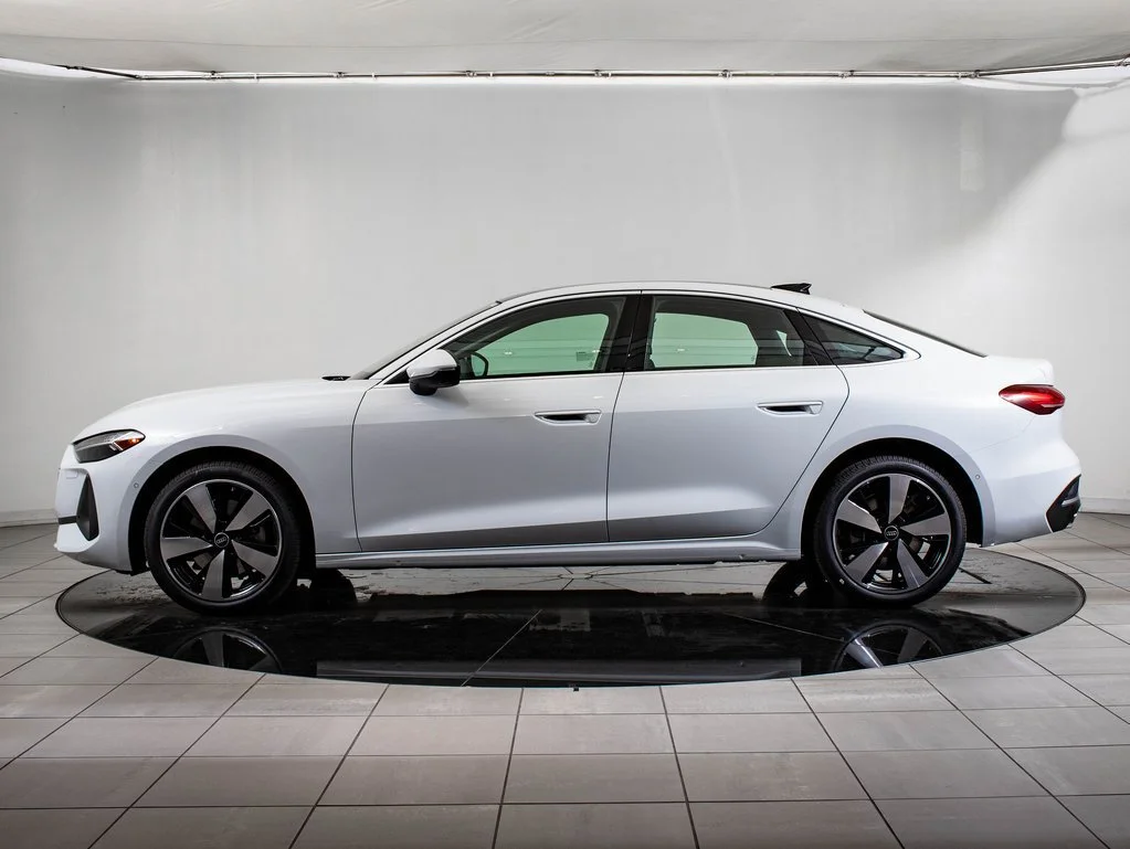 Used 2025 Glacier White Audi 2.0T Premium Plus image 5