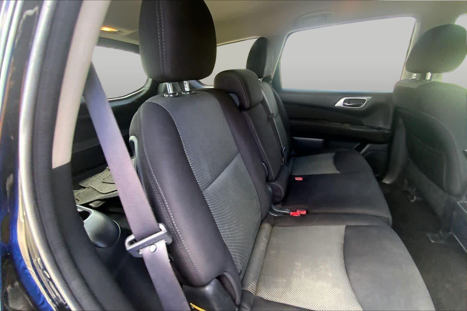 Used 2017 Magnetic Black Metallic Nissan SV image 19