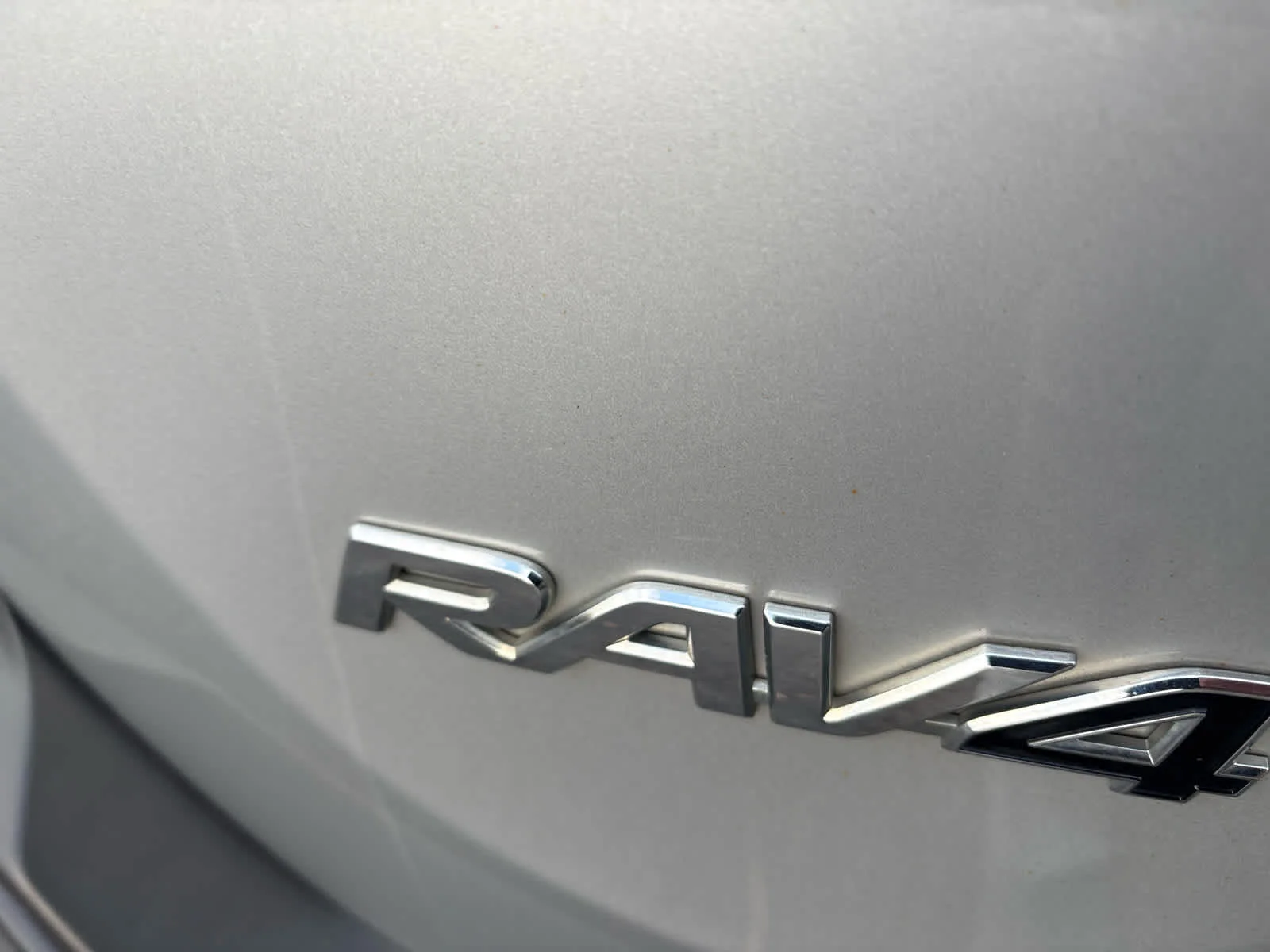 Used 2015 Classic Silver Metallic Toyota XLE image 20
