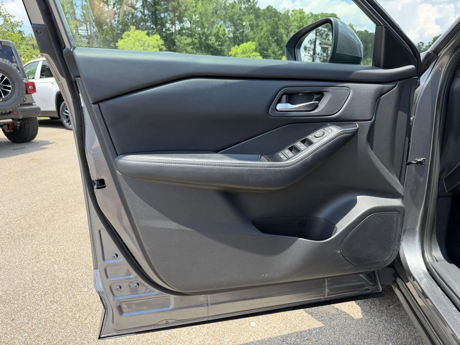 Used 2025 Gun Metallic Nissan SV image 15
