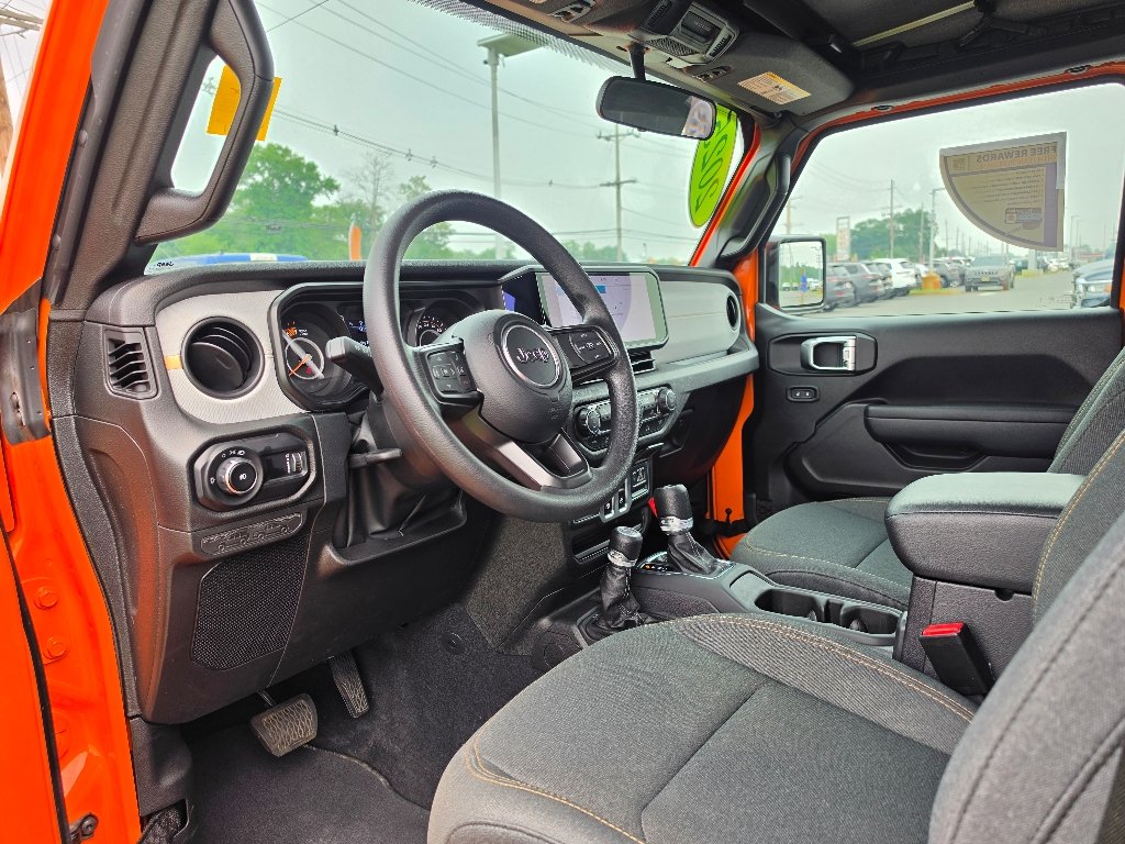Used 2025 Joose Jeep Sport image 31