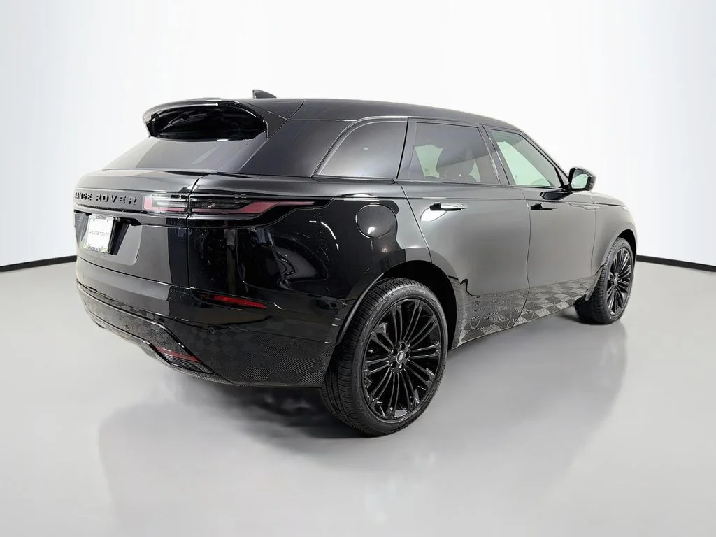 New 2026 Santorini Black Land Rover Belgravia Edition image 5