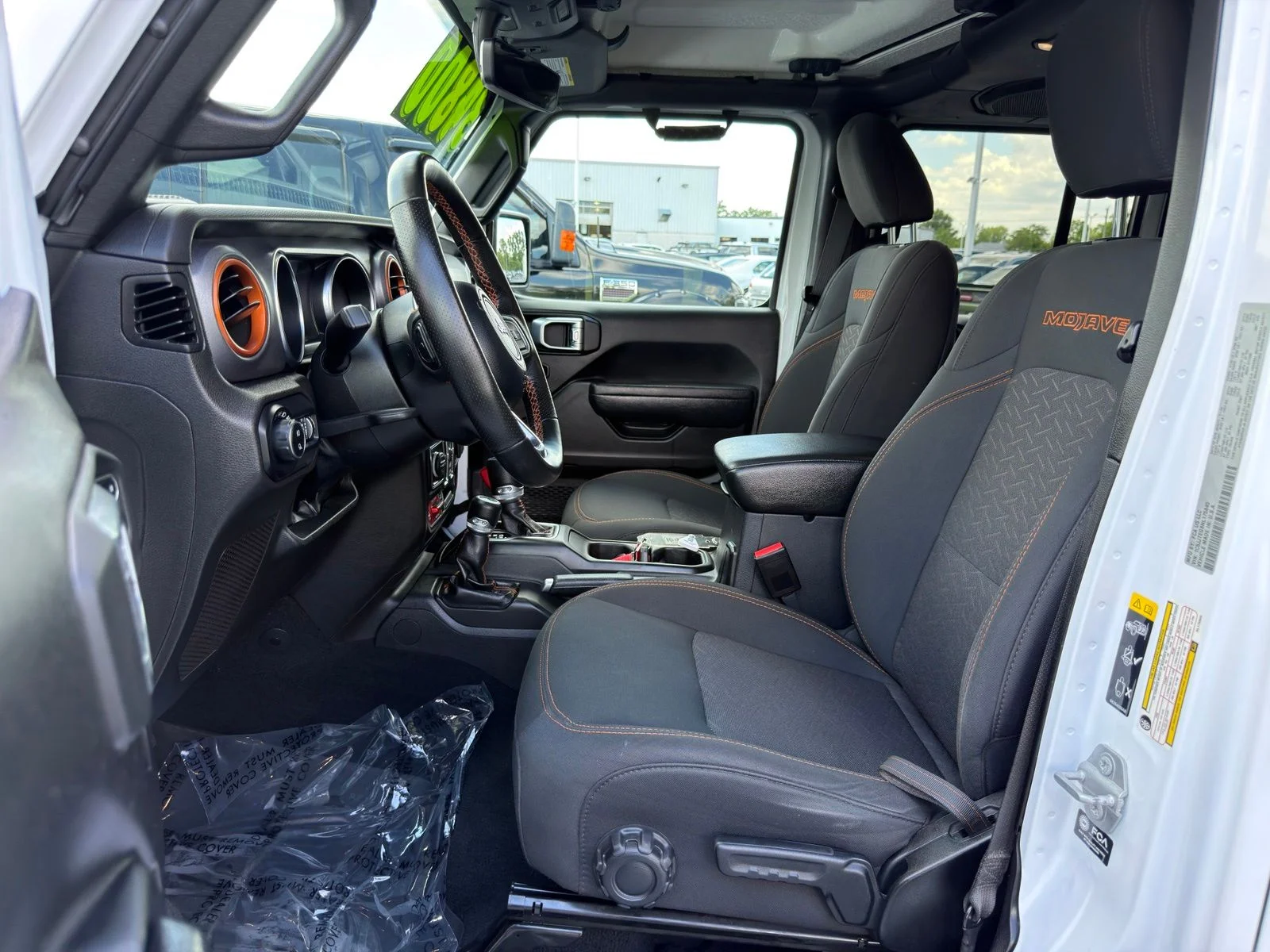 Used 2022 White Jeep Mojave image 11
