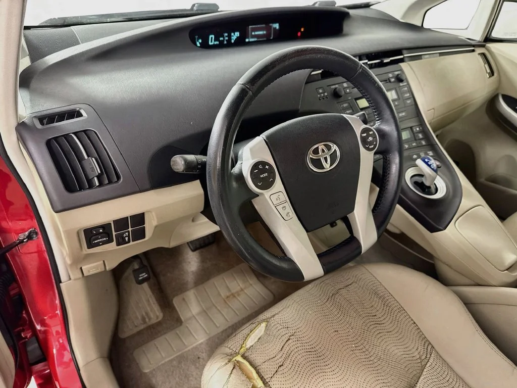 Used 2010 Red Toyota IV image 9