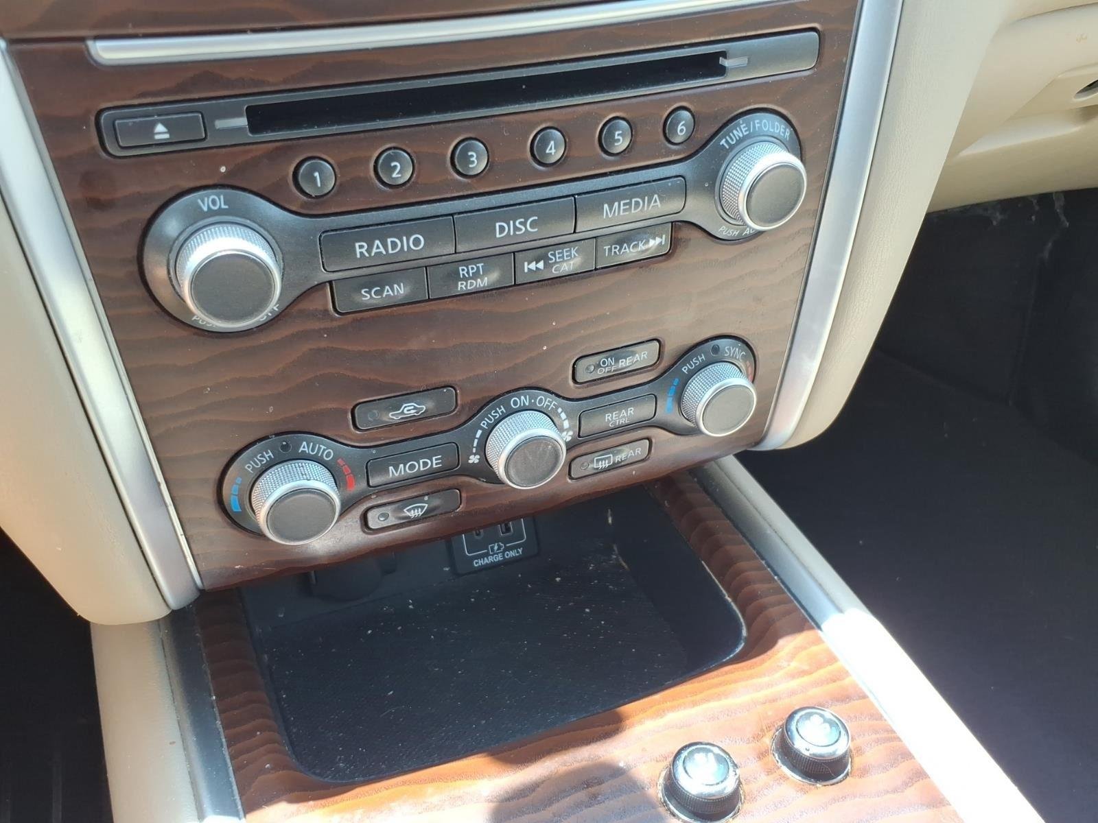 Used 2019 Pearl White Tricoat Nissan Platinum image 19
