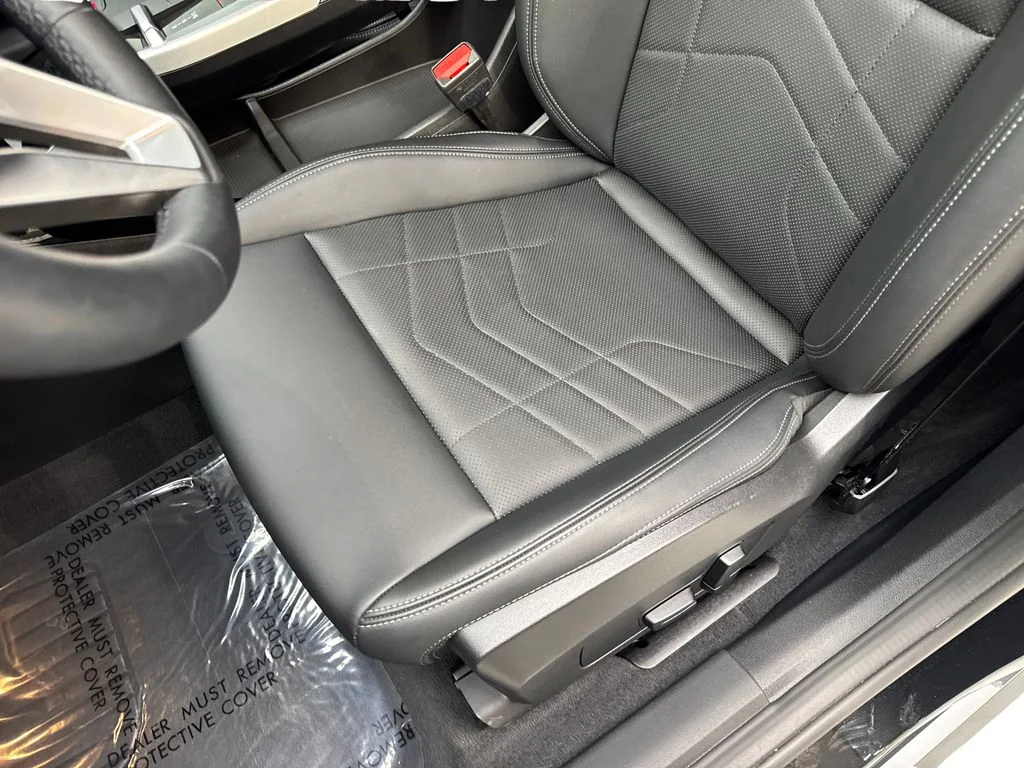 Used 2026 Black BMW xDrive28i image 30
