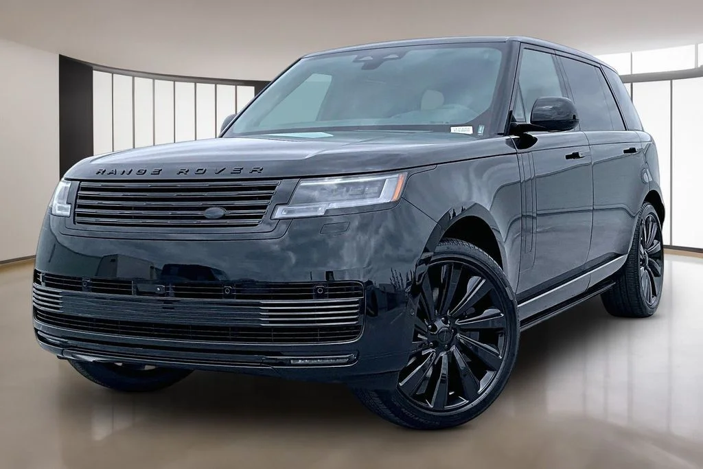 2026 Land Rover Range Rover 4.4 SV Black LWB's photo